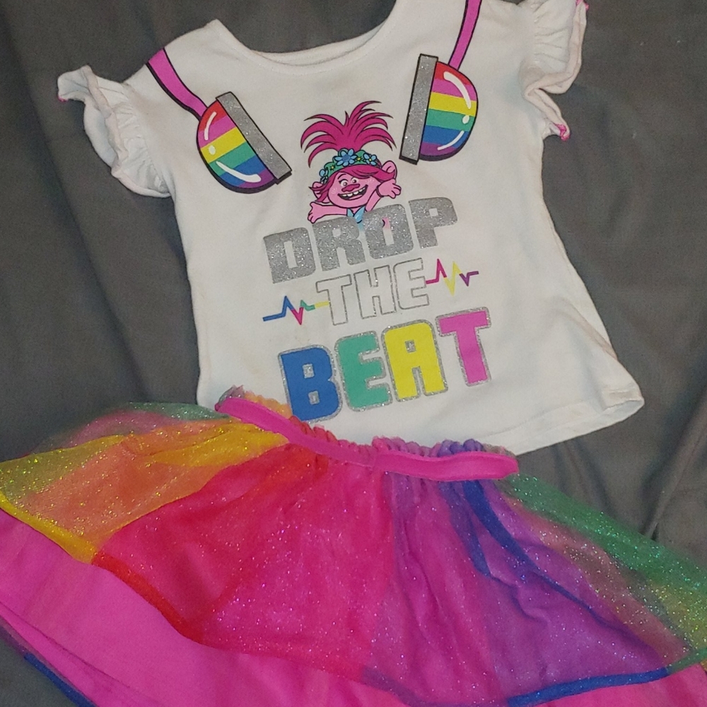 Trolls outfit